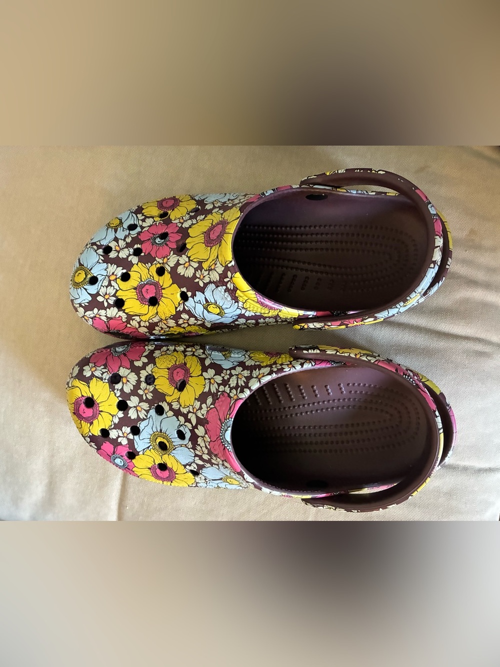 Crocs Classic Clogs - Retro Flowers